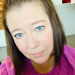 Meet your Posher, Leslie